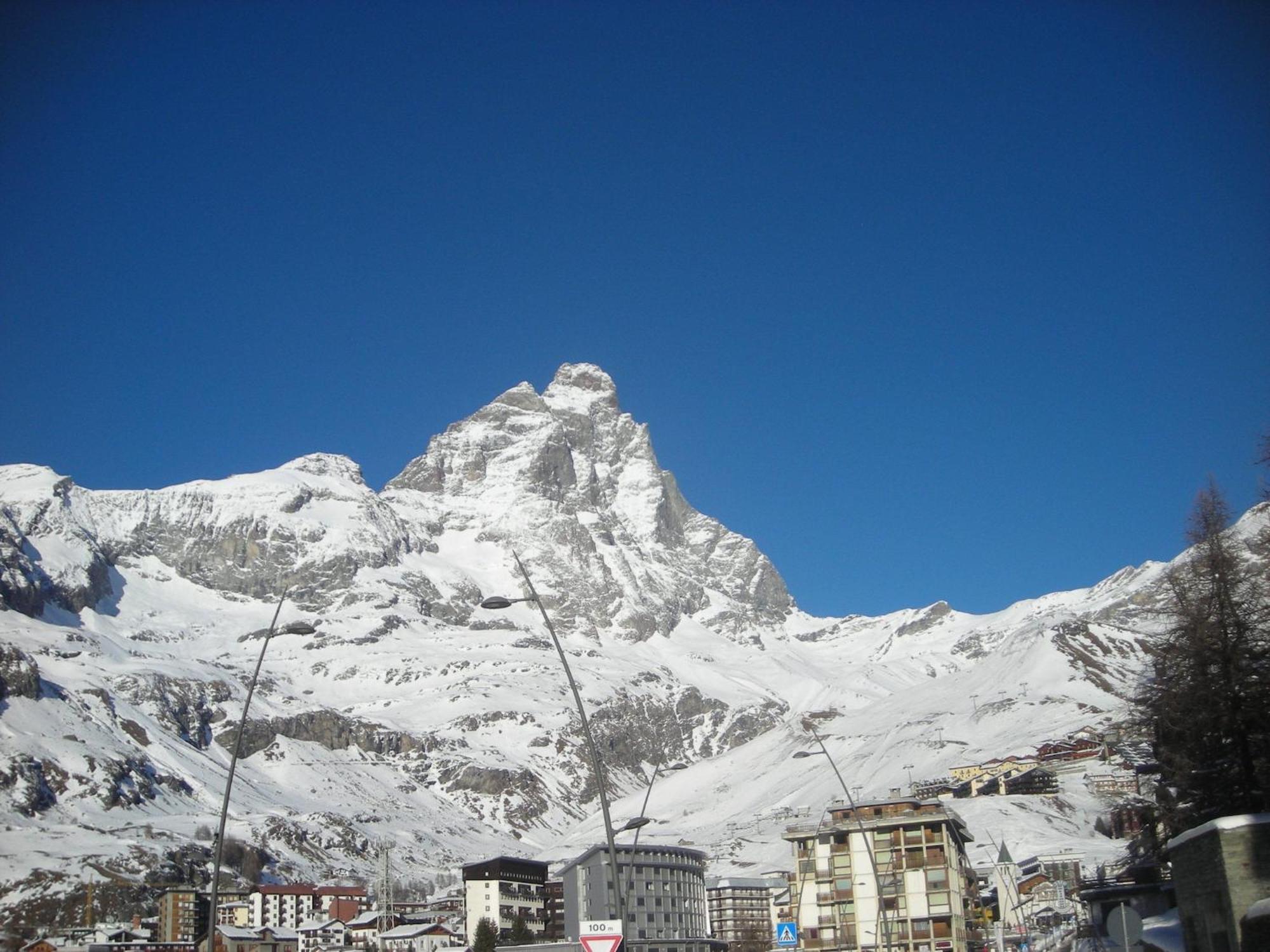 Contemporary Apartment In Breuil Cervinia Near Ski Area Eksteriør bilde