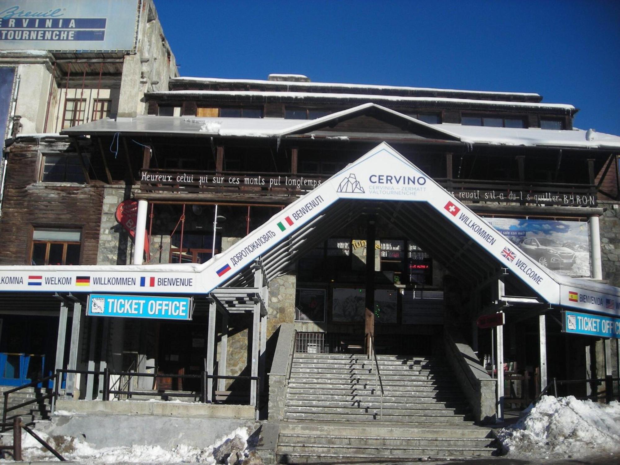 Contemporary Apartment In Breuil Cervinia Near Ski Area Eksteriør bilde