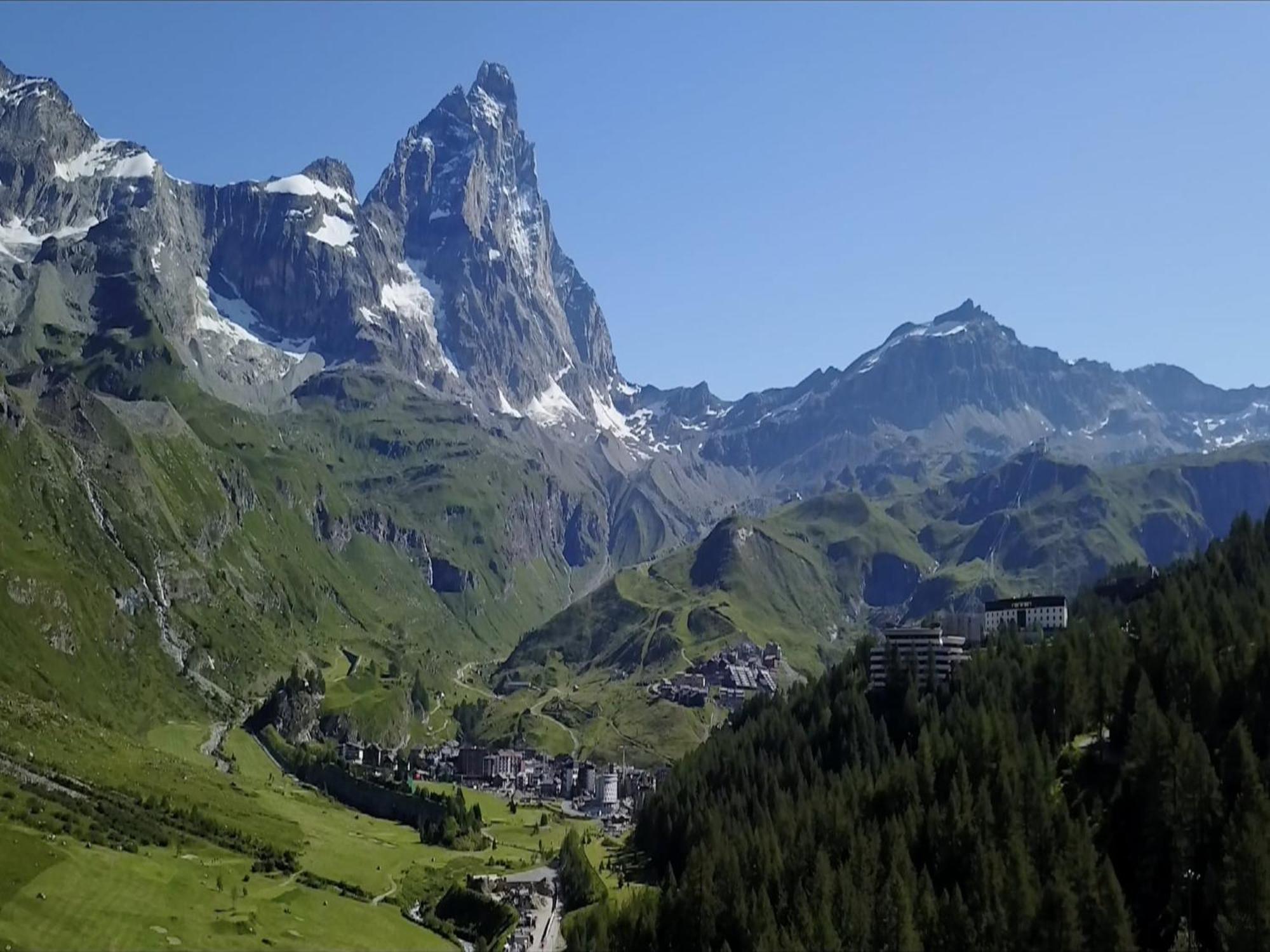 Contemporary Apartment In Breuil Cervinia Near Ski Area Eksteriør bilde