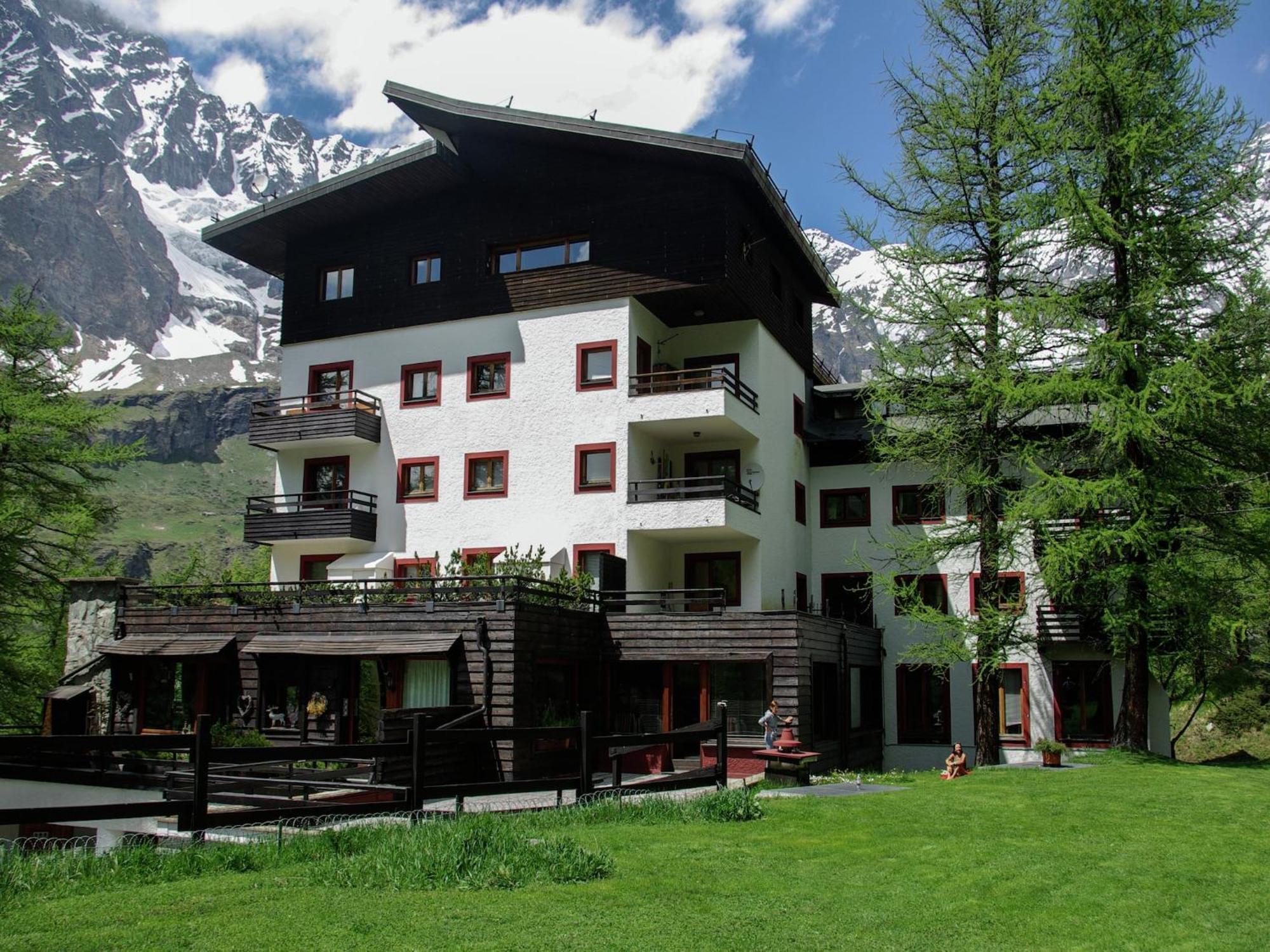 Contemporary Apartment In Breuil Cervinia Near Ski Area Eksteriør bilde